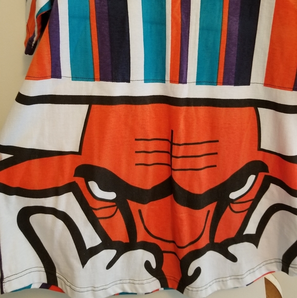 SOLD (NWT) Legendary Status Striped Tee - Picture 2 of 4